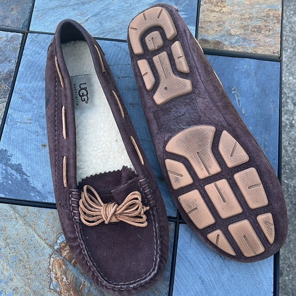 UGG Women's Brown Moccasin Loafers 9.5 - Picture 2 of 2